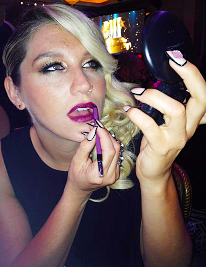 Kesha's nails